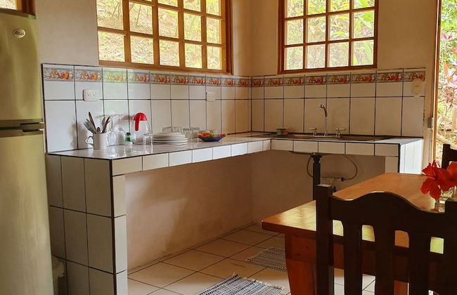 La Casita Bungalow Equipped Cabin With Garden View Near to the Beach - Foto 16