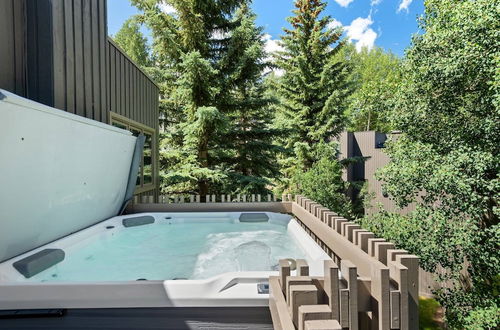 Photo 18 - Snowmass Modern 3 Bedroom w/ Hot Tub 251