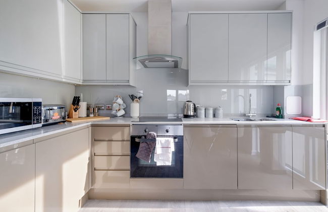 Town Center 2 bed Serviced Apartment 8 - Foto 12
