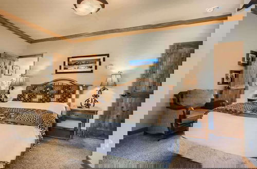 Foto 4 - Luxury Ski-in/ski-out - Blocks From Downtown