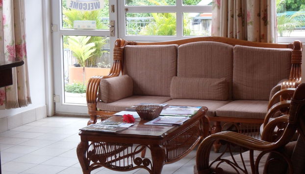 Coin salon dans le hall