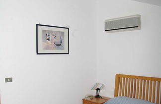 Photo 2 - Spacious Apartment for 4 People in Residence