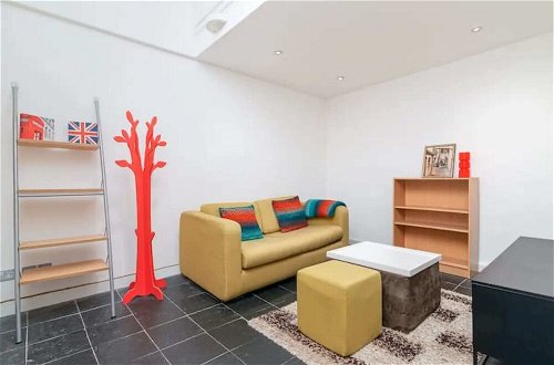 Photo 4 - Stunning Art-deco Style 2 Bedroom Apartment in Fitzrovia