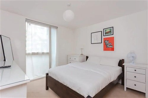 Foto 8 - Fantastic 1 Bedroom Apartment in East London With Balcony