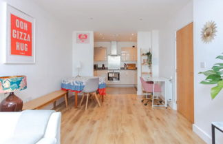 Photo 2 - Fantastic 1 Bedroom Apartment in East London With Balcony