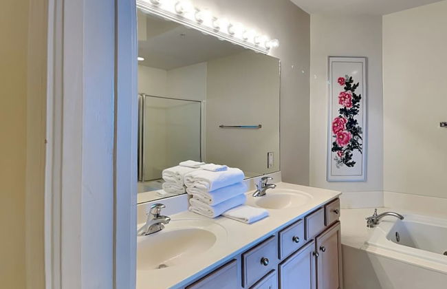 Silver Beach Towers #1805e - Photo 13