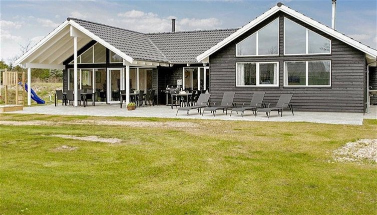 Photo 1 - 18 Person Holiday Home in Blavand