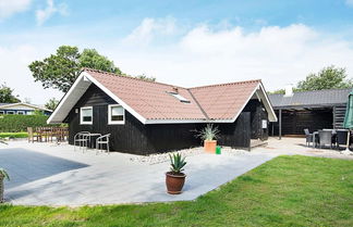 Photo 2 - 4 Person Holiday Home in Esbjerg V