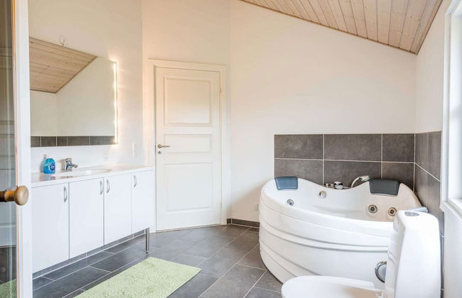 6 Person Holiday Home in Tarm - Foto 3