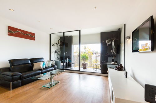 Photo 1 - CLEO, 1BDR St.Kilda Apartment