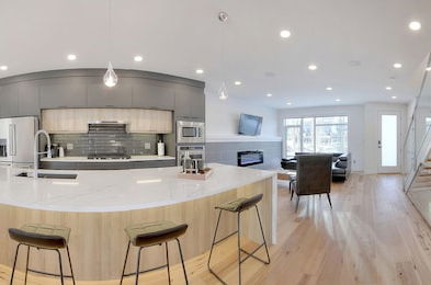 Photo 20 - New Luxury Townhome 29