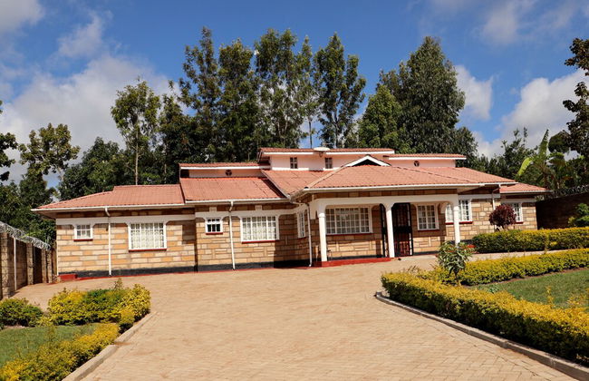 The Meru Manor is a Great Home set in Meru Town - Foto 1