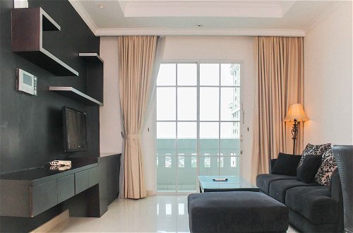 Photo 13 - Fully Furnished with Cozy Design 2BR The Bellezza Apartment
