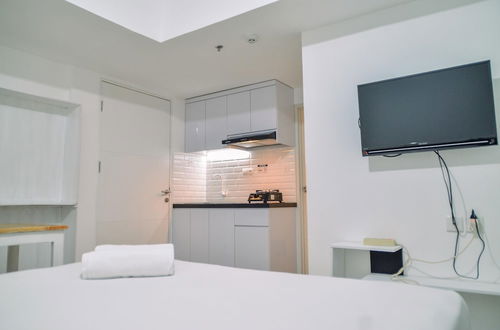 Photo 13 - Minimalist Studio Room At Urbantown Serpong Apartment