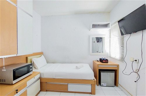 Foto 14 - Simply Good Studio Apartment At Aeropolis Residence