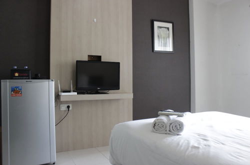 Photo 16 - Cozy Studio At Pinewood Apartment Near Unpad Jatinangor