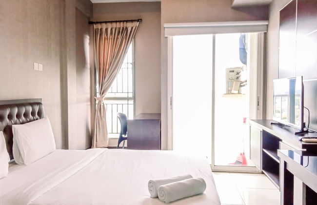 Comfortable Studio Room near Airport at Skylounge Tamansari Apartment - Foto 3