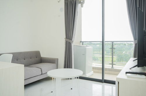 Foto 8 - Comfortable Design 2BR with Washing Machine Sky House BSD Apartment