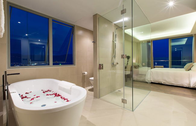 A La Carte Da Nang Beach - Foto 3