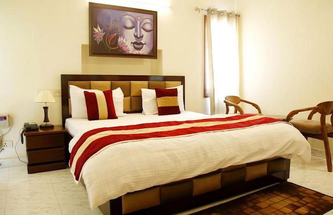 Room-maplewood Guest House, Neeti Bagh, - Photo 4