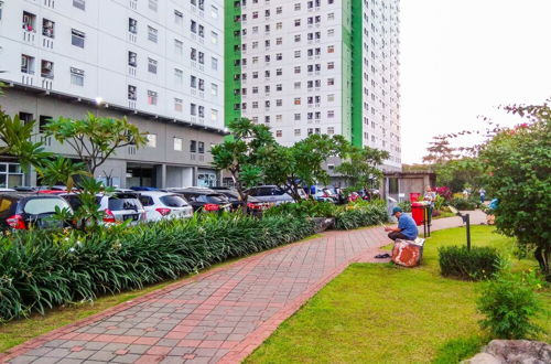 Photo 26 - Minimalist Studio Green Pramuka Apartment