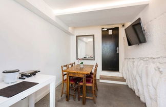 Photo 3 - Stylish Studio With Balcony