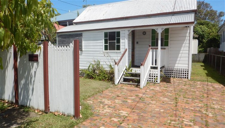 Photo 1 - Charming, Private 3-Bedroom Cottage By The Bay