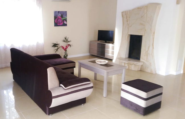Fantastic Bungalow in Lagów with Hot Tub - Photo 11