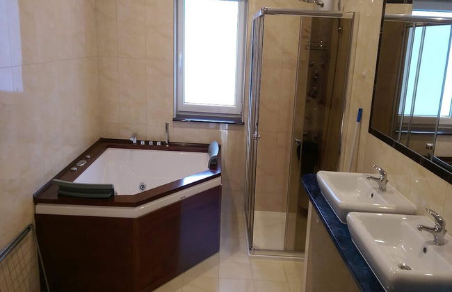 Fantastic Bungalow in Lagów with Hot Tub - Photo 16