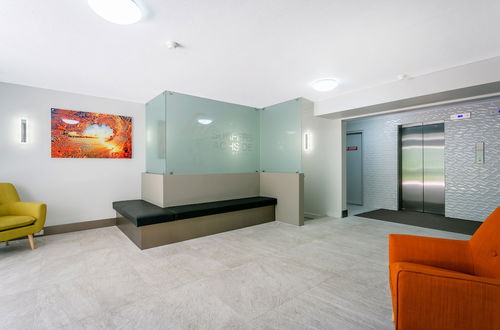 Photo 3 - Surfers Beachside Holiday Apartments