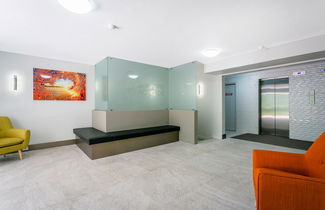 Photo 3 - Surfers Beachside Holiday Apartments