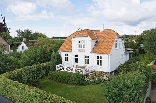 Foto 1 - Quaint Holiday Home in Bornholm near Sea