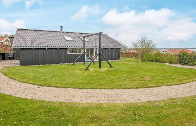 6 Person Holiday Home in Sjolund - Foto 17