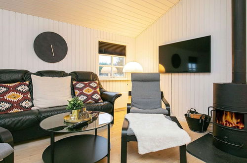 Photo 4 - 6 Person Holiday Home in Lokken