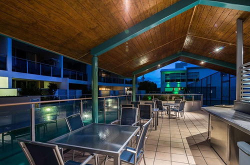 Photo 13 - 2BR Coolum Beach Rooftop Terrace Spa Tennis Pool