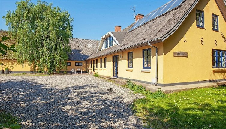 Foto 1 - Cozy Holiday Home in Thyholm With Swimming Pool