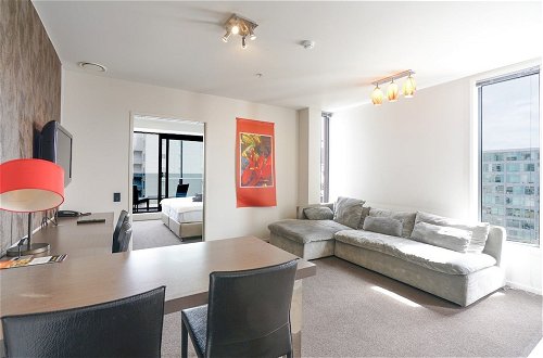 Photo 18 - Auckland CBD Modern 2 Bedroom Apartment