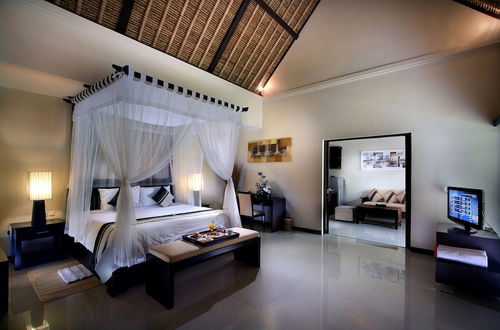 Photo 4 - Bali Rich Seminyak Villas