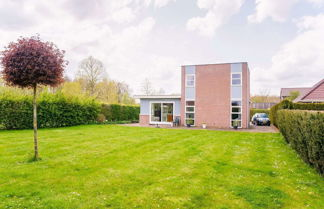 Foto 1 - Lovely Holiday Home in Zeewolde With a Swimming Pool