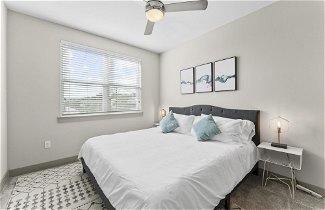 Photo 2 - Trendy 1BR King Suite Close to Downtown w Fast Wifi