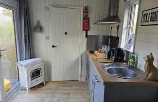 Photo 3 - Shepherds Hut - Riverside 1