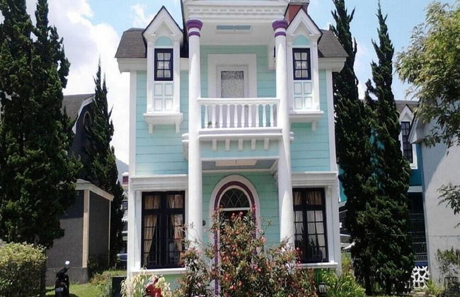 Villa Kota Bunga Tulip - Foto 53
