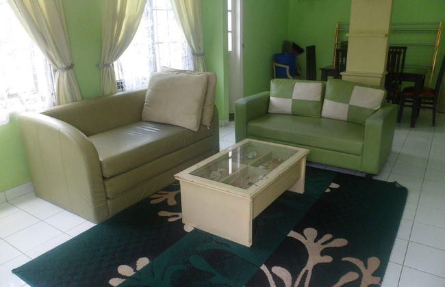 Villa Kota Bunga Mawar - Foto 11
