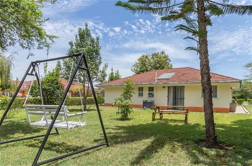 Foto 17 - Cozy and Warm 3-bed Bungalow in Athi River