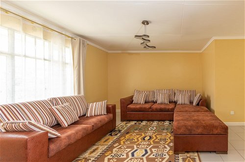 Foto 11 - Cozy and Warm 3-bed Bungalow in Athi River