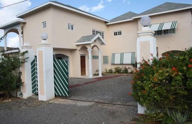 Villa on the Bay By The Vacation Casa - Photo 12