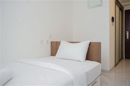 Photo 1 - Nice And Cozy Studio At Sky House Bsd Apartment