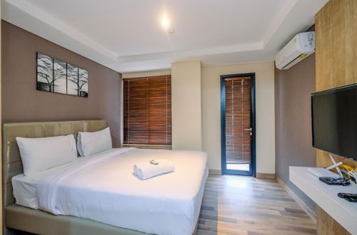 Photo 4 - Elegant And Comfort Studio Kebayoran Icon Apartment