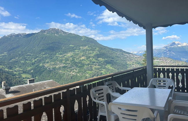 Gracious Apartment With Patio in Hills - Foto 13