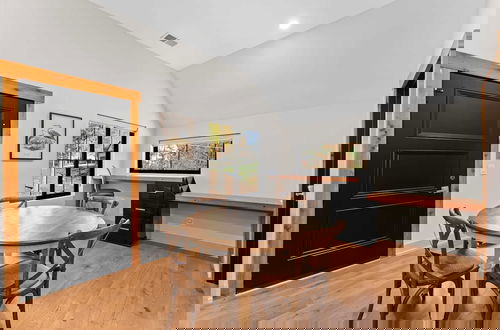 Foto 38 - The Grand on Greenbay-7 Bedrooms Sleeps 21 Modern new Build